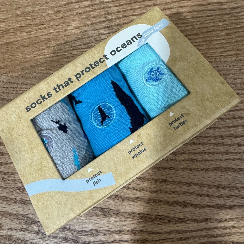 SOCKS THAT PROTECT THE OCEAN